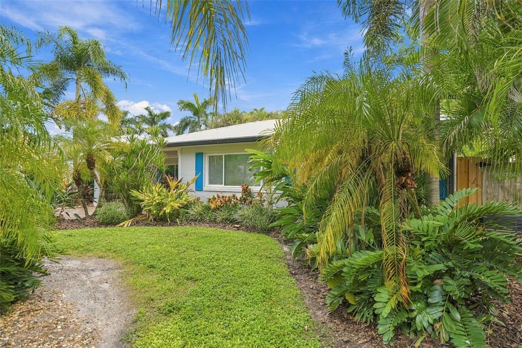 Property for sale at 2174 BOUGAINVILLEA STREET, SARASOTA, FL, 34239