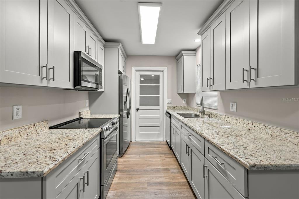Property for sale at 252 W PALMETTO AVENUE, LONGWOOD, FL, 32750