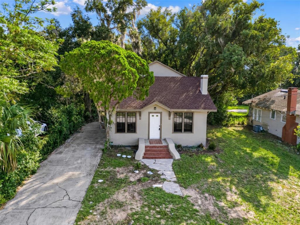 Property for sale at 19 E MORNINGVIEW DRIVE, EUSTIS, FL, 32726
