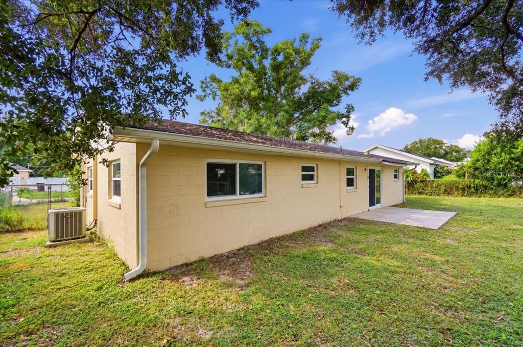 Property for sale at 1096 CAREFREE COVE DRIVE, WINTER HAVEN, FL, 33881