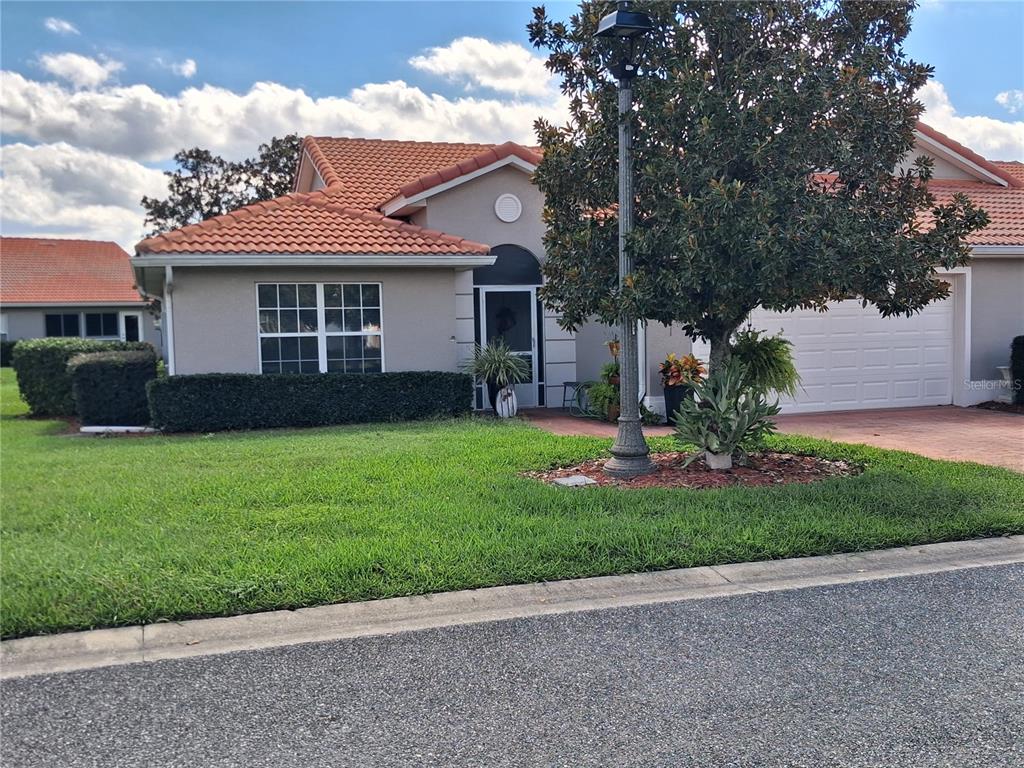 Front 1 5121 Harbour Dr