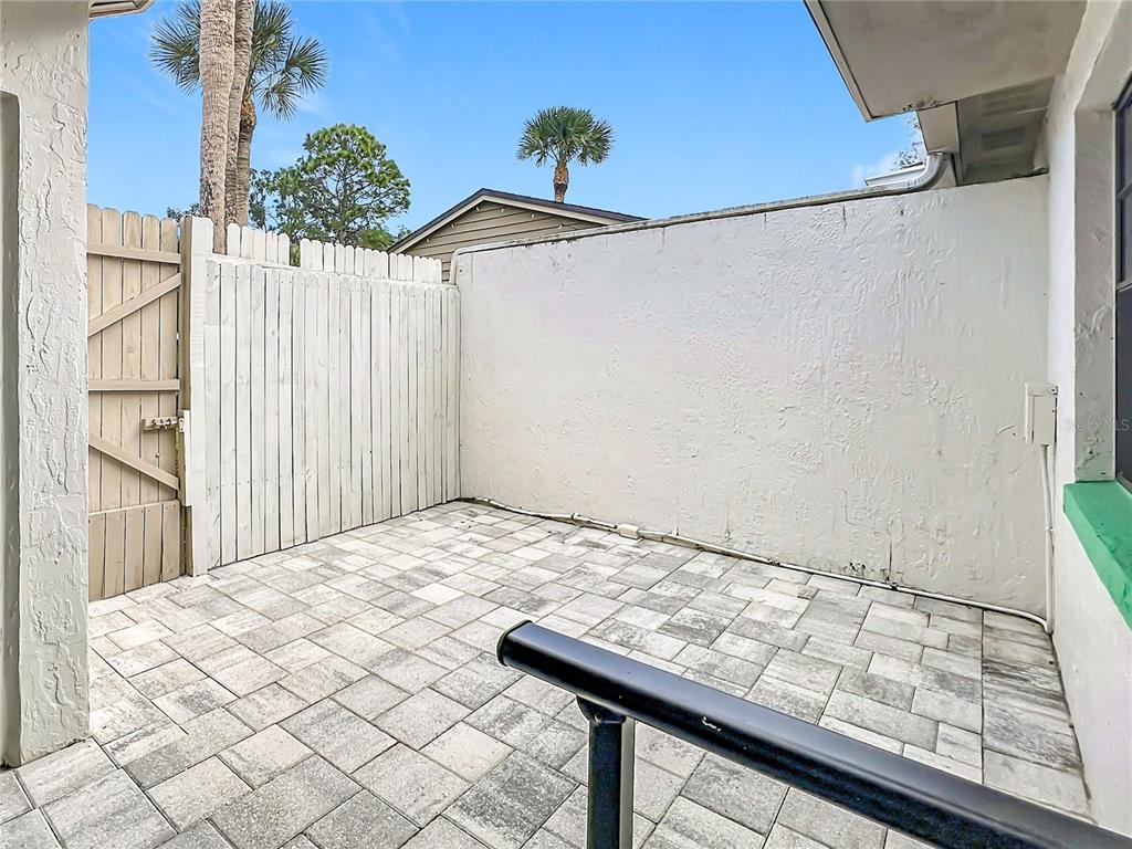 Property for sale at 1437 OAK PLACE UNIT C, APOPKA, FL, 32712