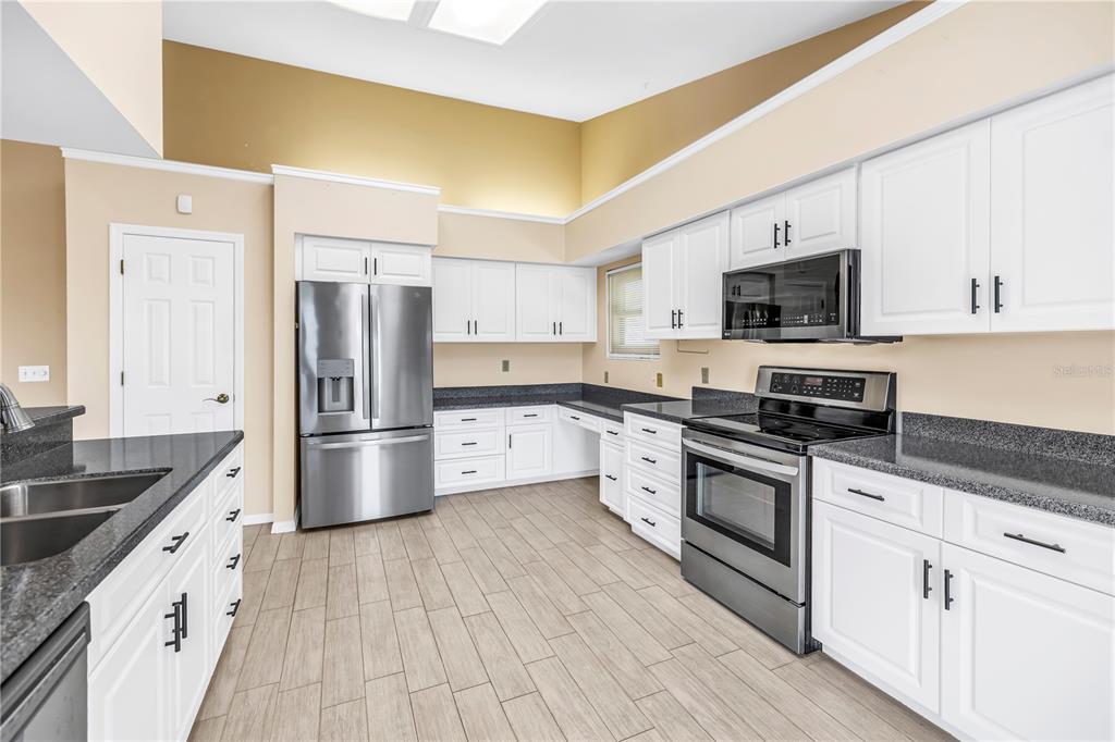 Property for sale at 13000 FARMINGTON TRAIL, SEMINOLE, FL, 33776