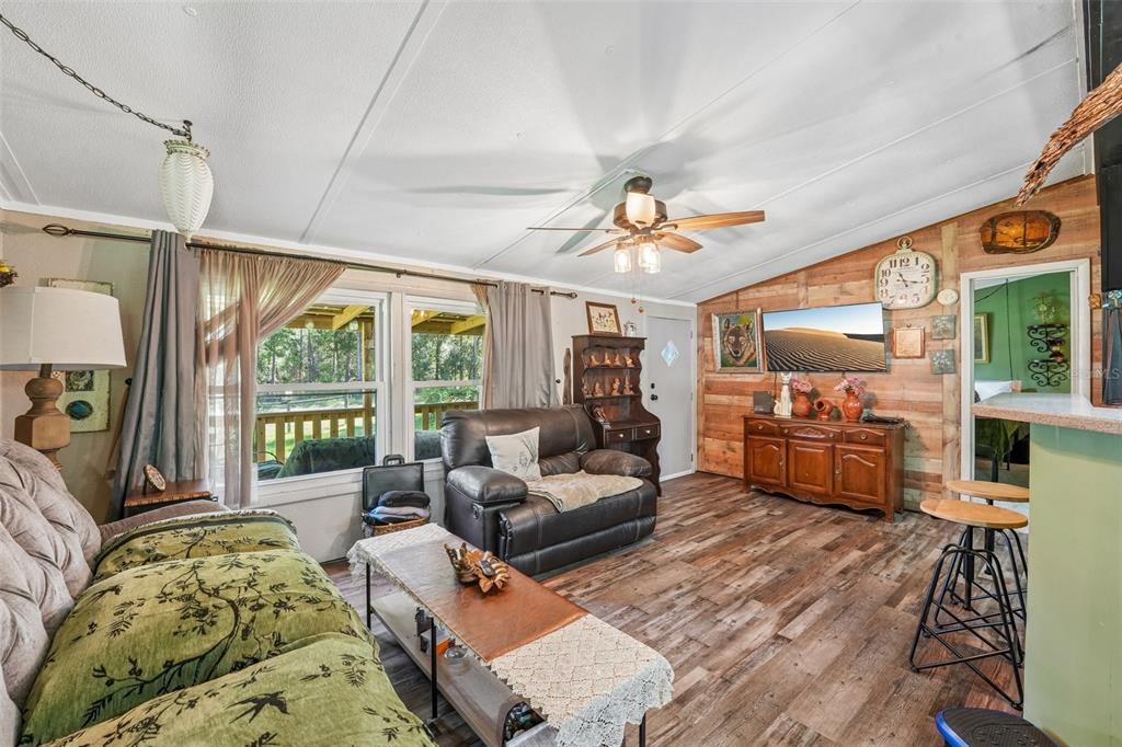 Property for sale at 879 COUSINTOWN ROAD, INTERLACHEN, FL, 32148