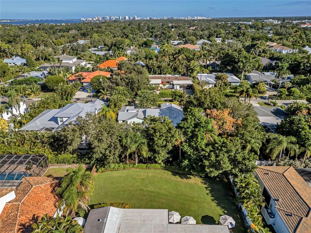 Property for sale at 1605 N LAKE SHORE DRIVE, SARASOTA, FL, 34231