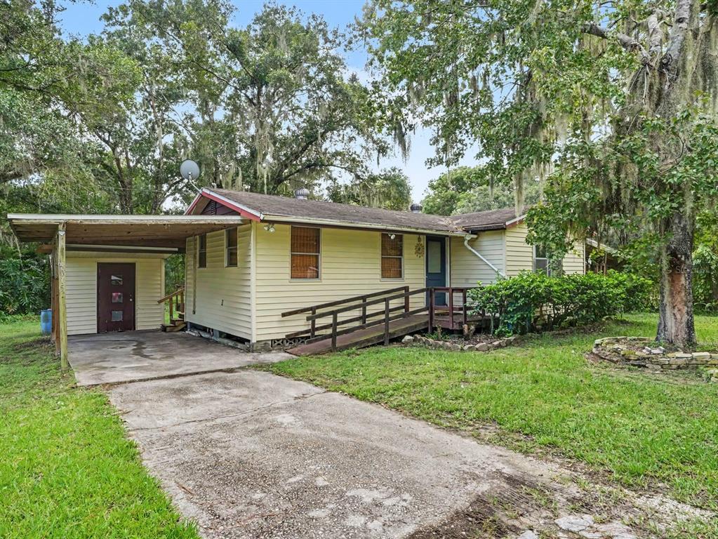 Charming Mobile Home with Covered Carport & Front Ramp