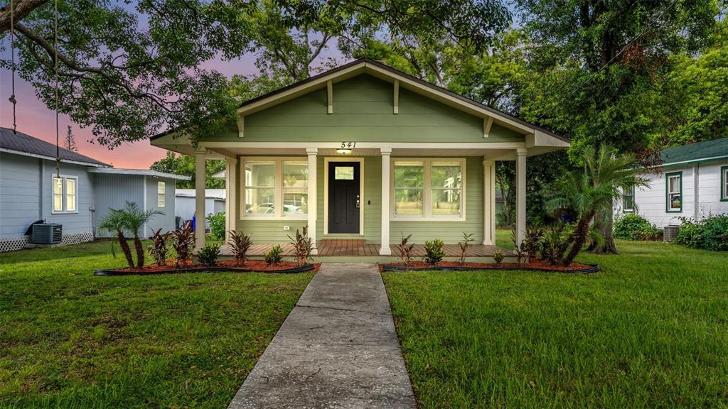 Charming Dixieland Bungalow