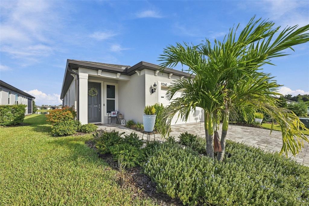 Stress Free living! Lawn and Garden maitenance are benefits of this well kept community.