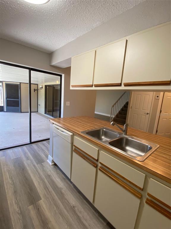 Property for sale at 1004 ROYAL OAK BOULEVARD, LEESBURG, FL, 34748