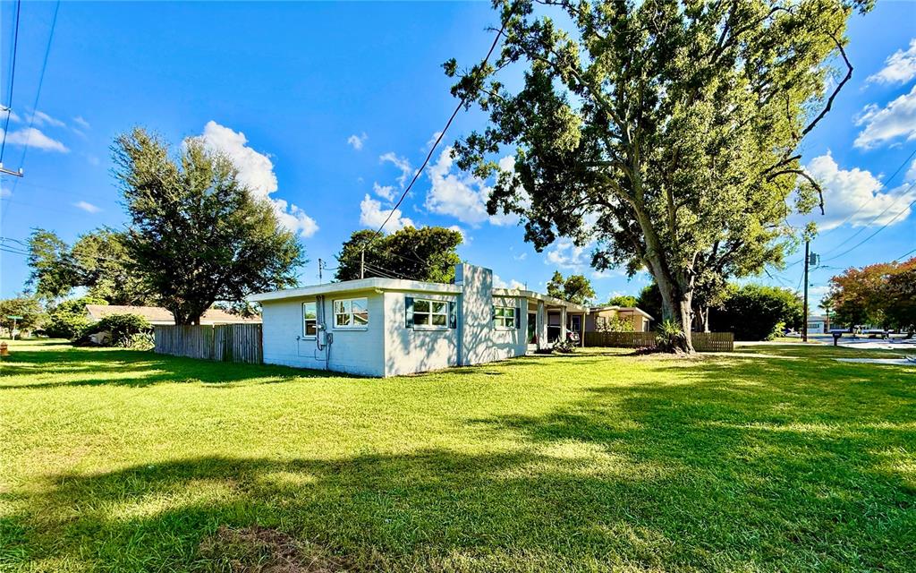 Property for sale at 1604 CRYSTAL COURT E, LAKELAND, FL, 33801