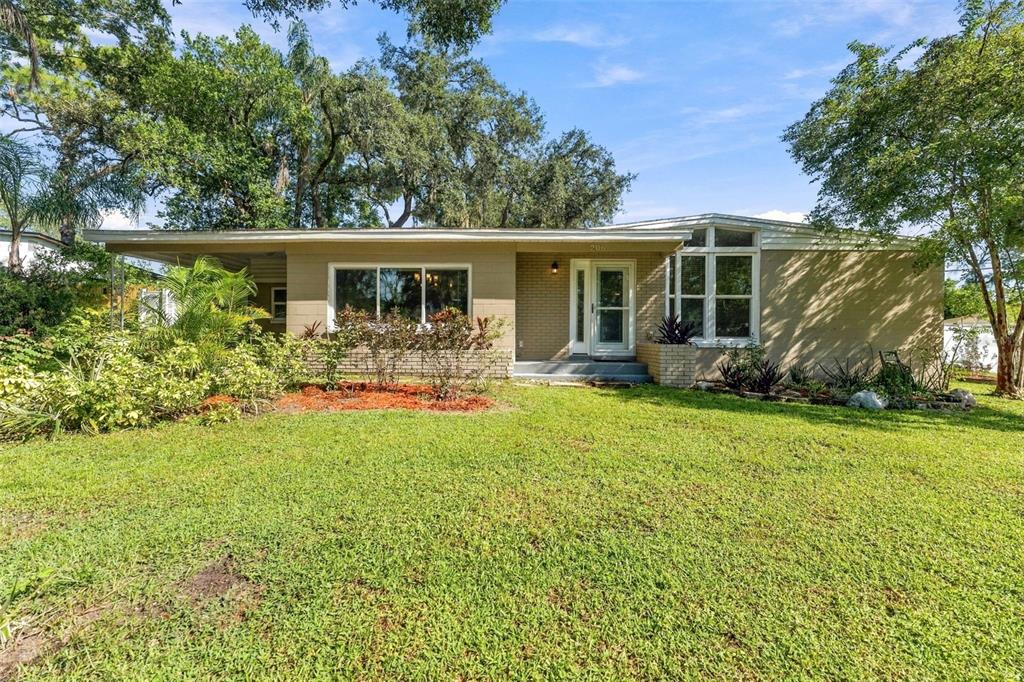 Welcome to this Lovely 3/2, 1626 sq.ft. home