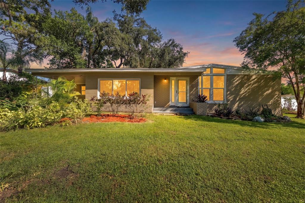 An Evening Sunset Welcomes You to 206 Linda Ave