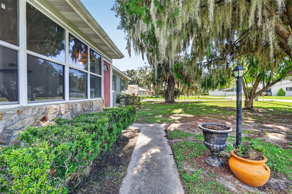 Property for sale at 1610 PARK DRIVE, LEESBURG, FL, 34748