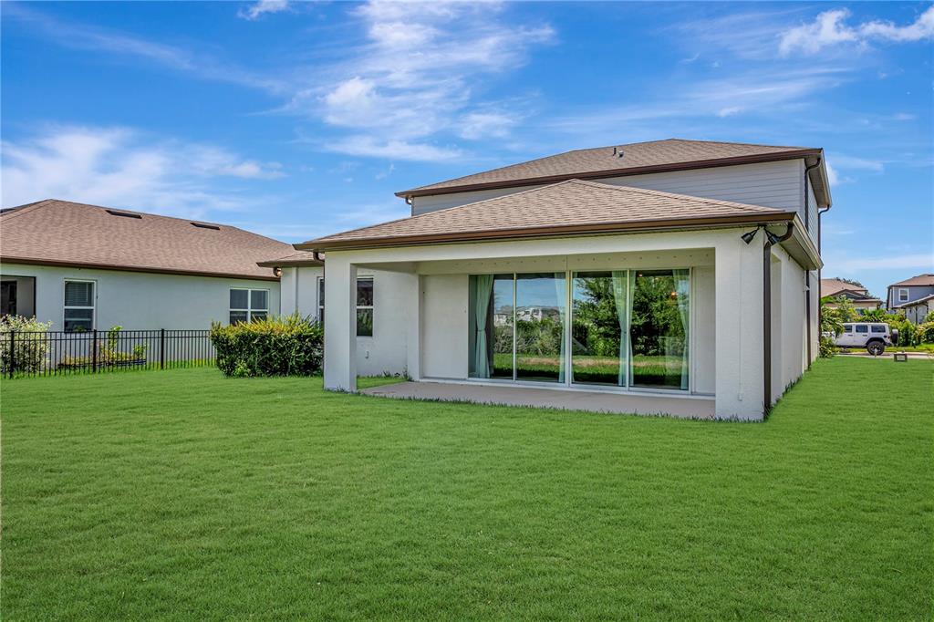 Large and private backyard - Perfect for entertaining and sunset views.