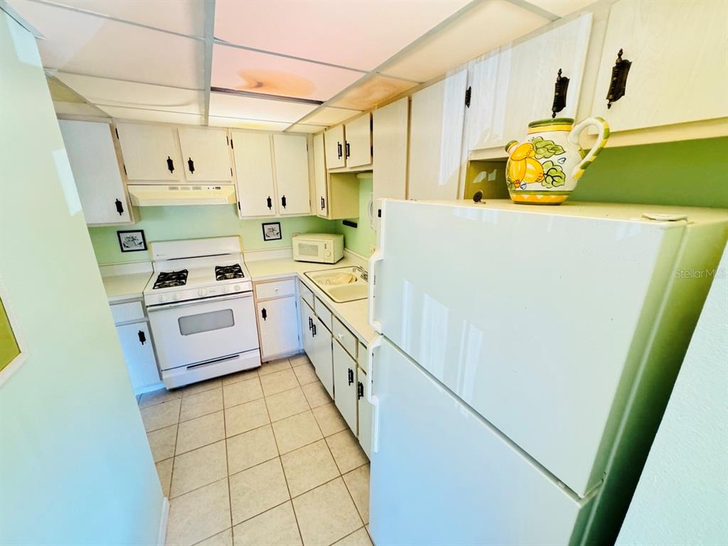 Property for sale at 400 EL CAMINO DRIVE UNIT 223, WINTER HAVEN, FL, 33884