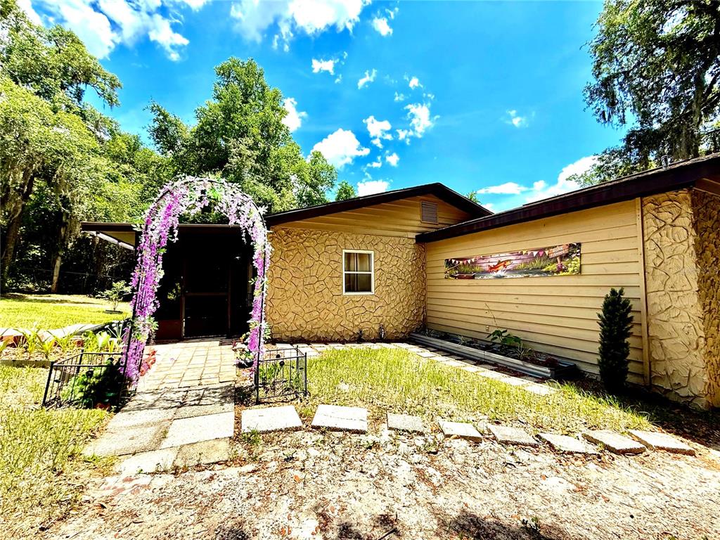 Property for sale at 208 ASHLEY STREET, HAWTHORNE, FL, 32640