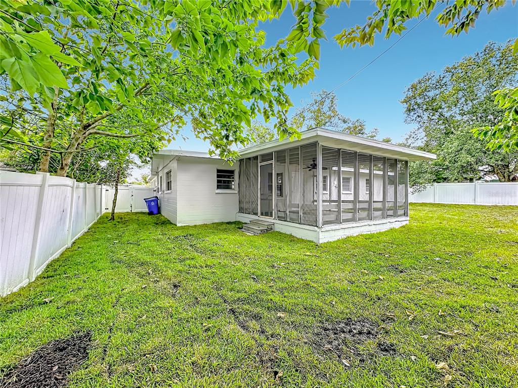 Property for sale at 304 SUNNYHILL LANE, LAKELAND, FL, 33803