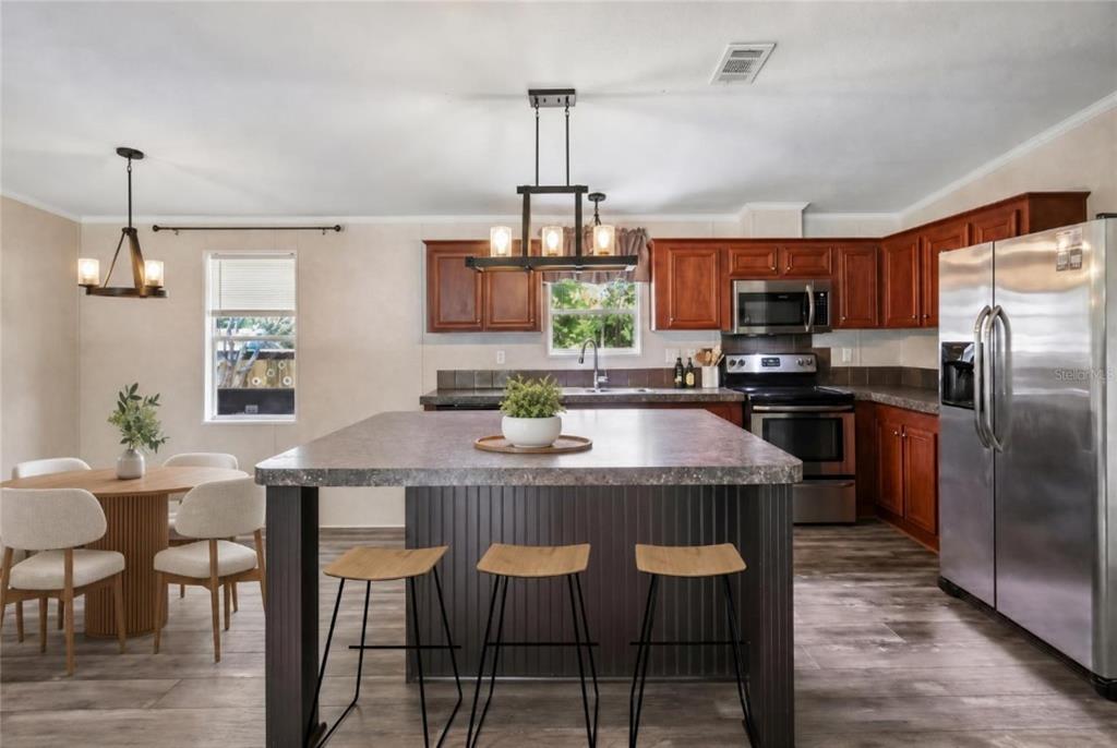 Property for sale at 136 CREEKWOOD RUN, LAKELAND, FL, 33809