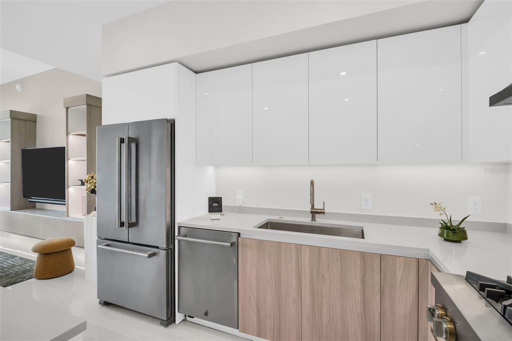 Property for sale at 400 CENTRAL AVENUE UNIT 2705, ST PETERSBURG, FL, 33701