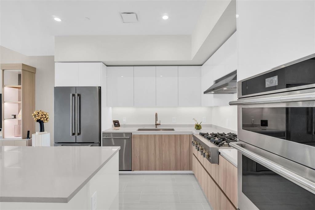 Property for sale at 400 CENTRAL AVENUE UNIT 2705, ST PETERSBURG, FL, 33701