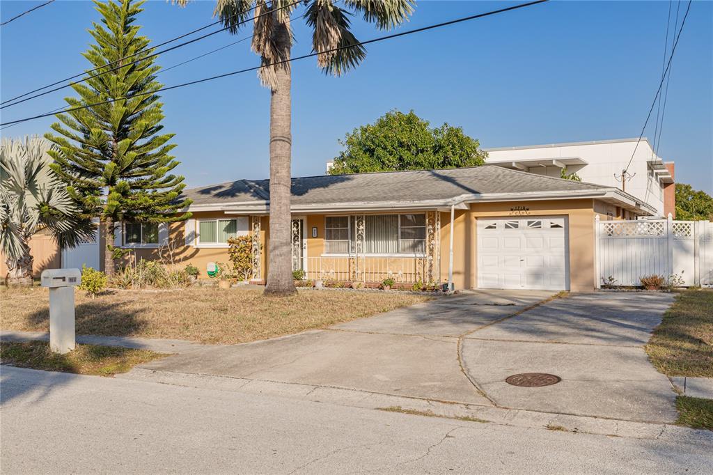 Property for sale at 1715 S JEFFERSON AVENUE, LARGO, FL, 33770