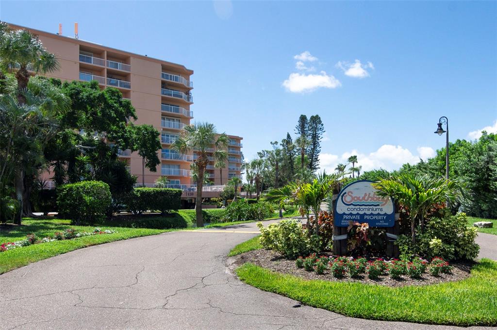 Property for sale at 7430 SUNSHINE SKYWAY LANE S UNIT 405, ST PETERSBURG, FL, 33711