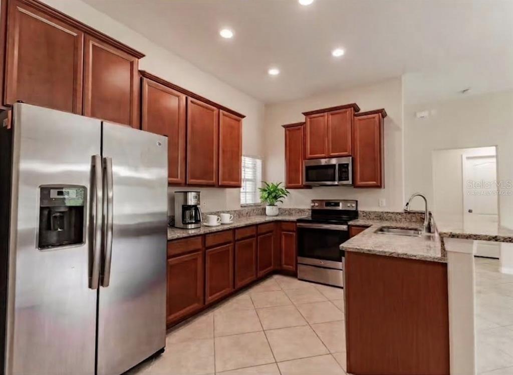Decor virtually staged