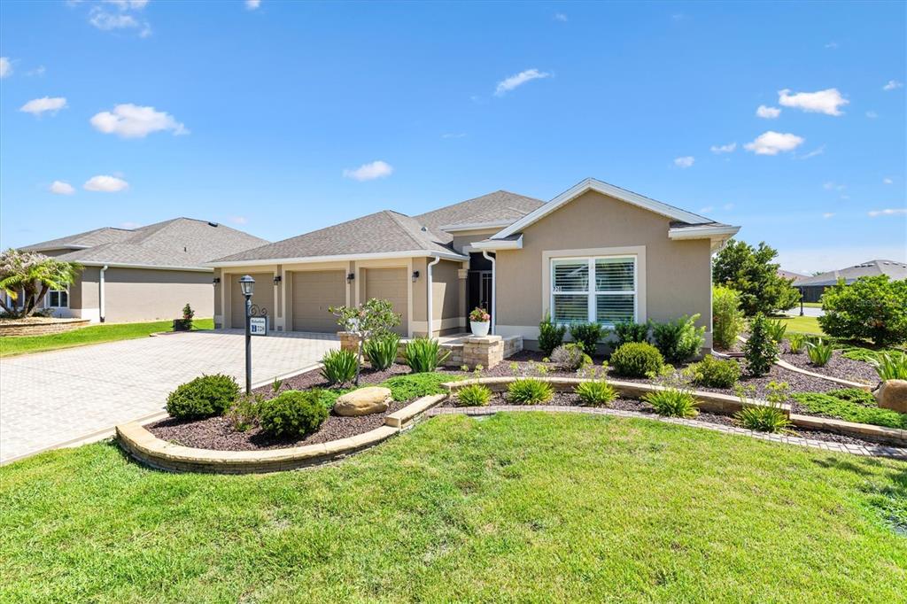 Property for sale at 728 CONGAREE LOOP, THE VILLAGES, FL, 32163