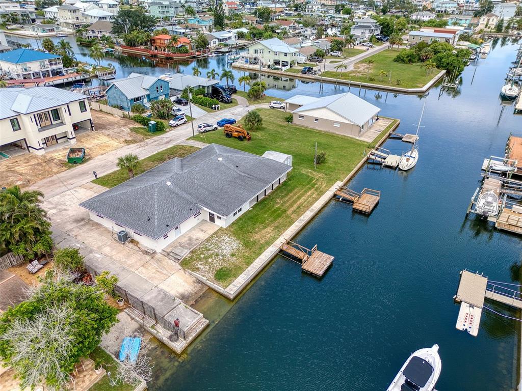 Private boat ramp w/ 2 floating docks