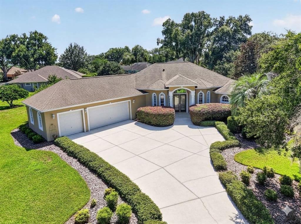 Property for sale at 6053 SPINNAKER LOOP, LADY LAKE, FL, 32159