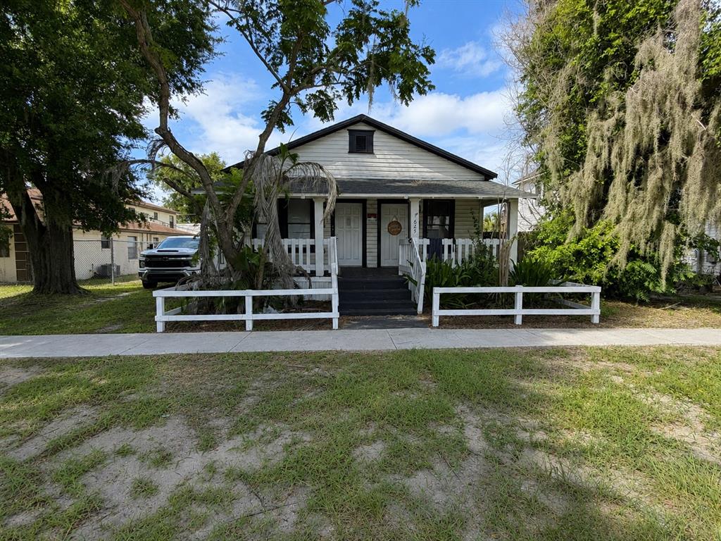Property for sale at 625 AVENUE B SW, WINTER HAVEN, FL, 33880