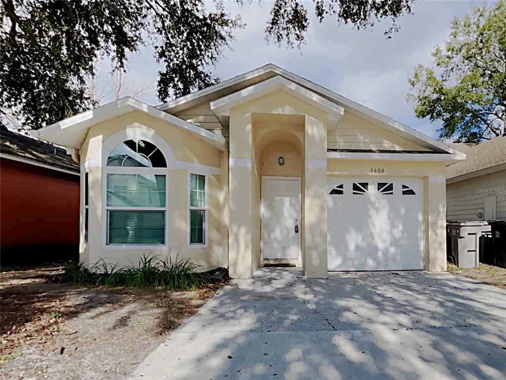 Property for sale at 1604 CHATHAM CIRCLE, APOPKA, FL, 32703
