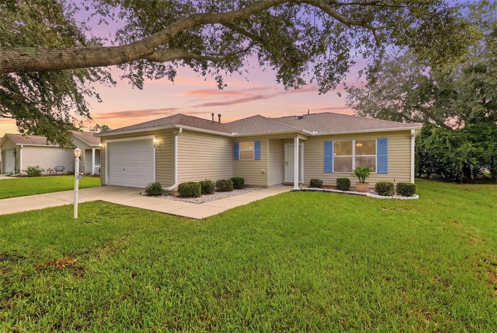 Front exterior:3565 Idlewood Loop exterior – Corpus Christi model home in Village of Summerhill, The Villages FL 32162