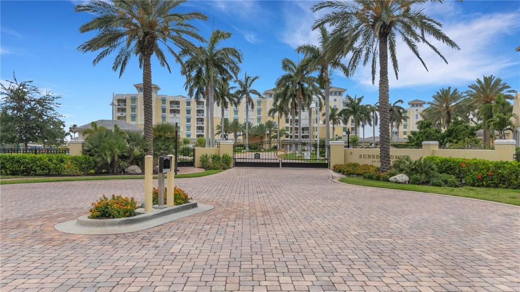Property for sale at 795 COLLANY ROAD UNIT 304, ST PETERSBURG, FL, 33715