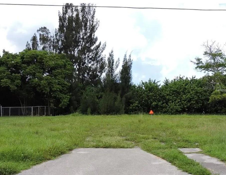 Property for sale at 189 POINSETTIA CIRCLE NE, PORT CHARLOTTE, FL, 33952