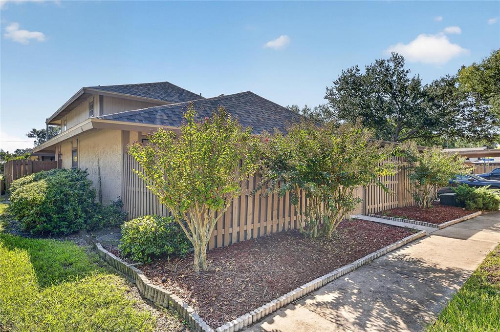 Property for sale at 810 HUNTERS COURT, BRANDON, FL, 33511