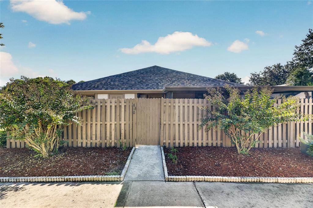 Property for sale at 810 HUNTERS COURT, BRANDON, FL, 33511