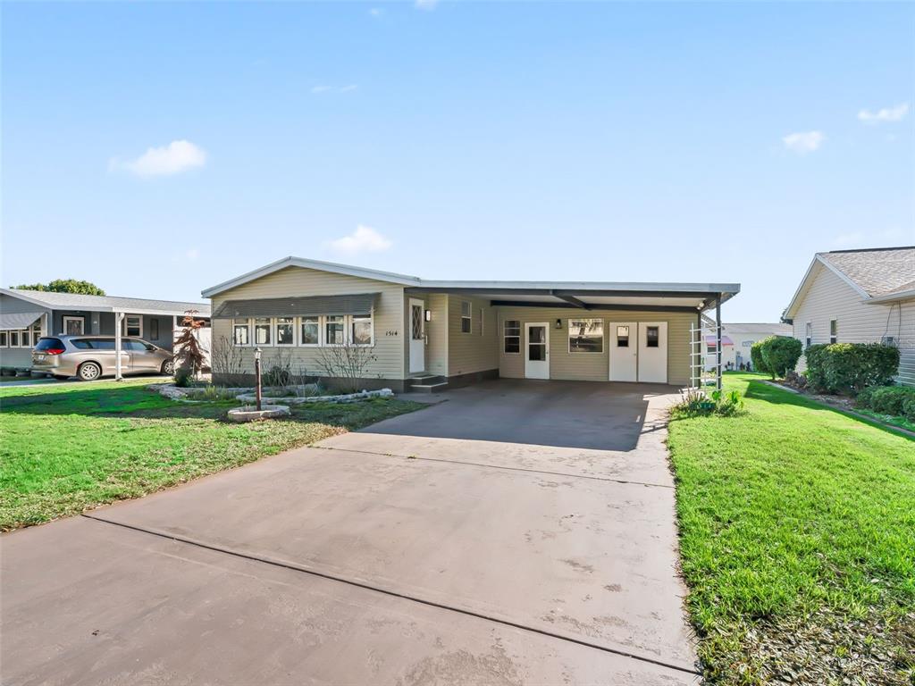 Property for sale at 1514 HILLCREST DRIVE, LADY LAKE, FL, 32159