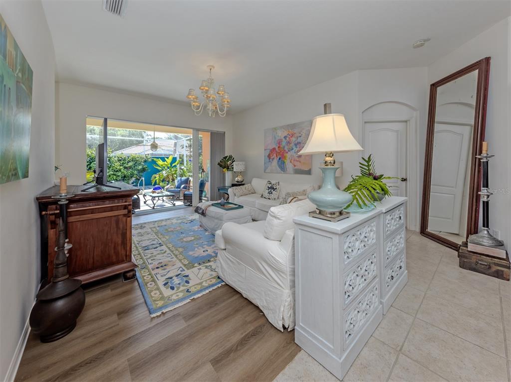 Property for sale at 905 BRAMLEY COURT UNIT 9, VENICE, FL, 34293