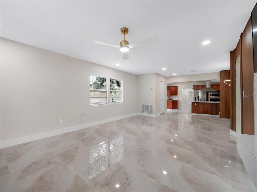 Property for sale at 6801 N CLEARVIEW AVENUE, TAMPA, FL, 33614