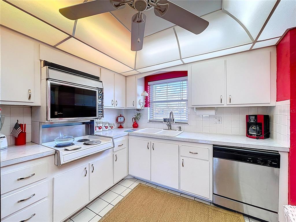 Property for sale at 4650 COVE CIRCLE UNIT 209, ST PETERSBURG, FL, 33708