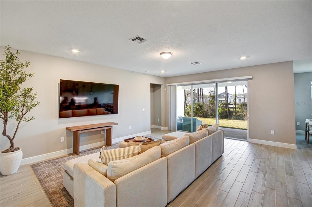 Property for sale at 2121 DIVOT DRIVE, DAYTONA BEACH, FL, 32124