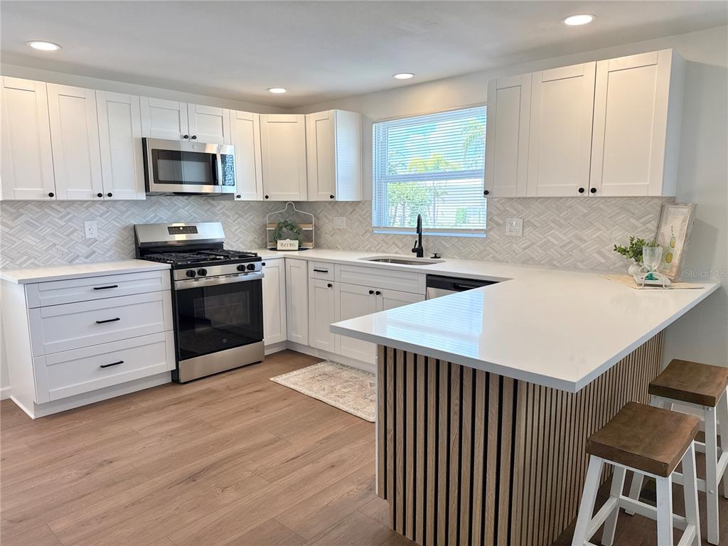 Property for sale at 7271 MOUNT ARLINGTON DRIVE NE UNIT 430, ST PETERSBURG, FL, 33702
