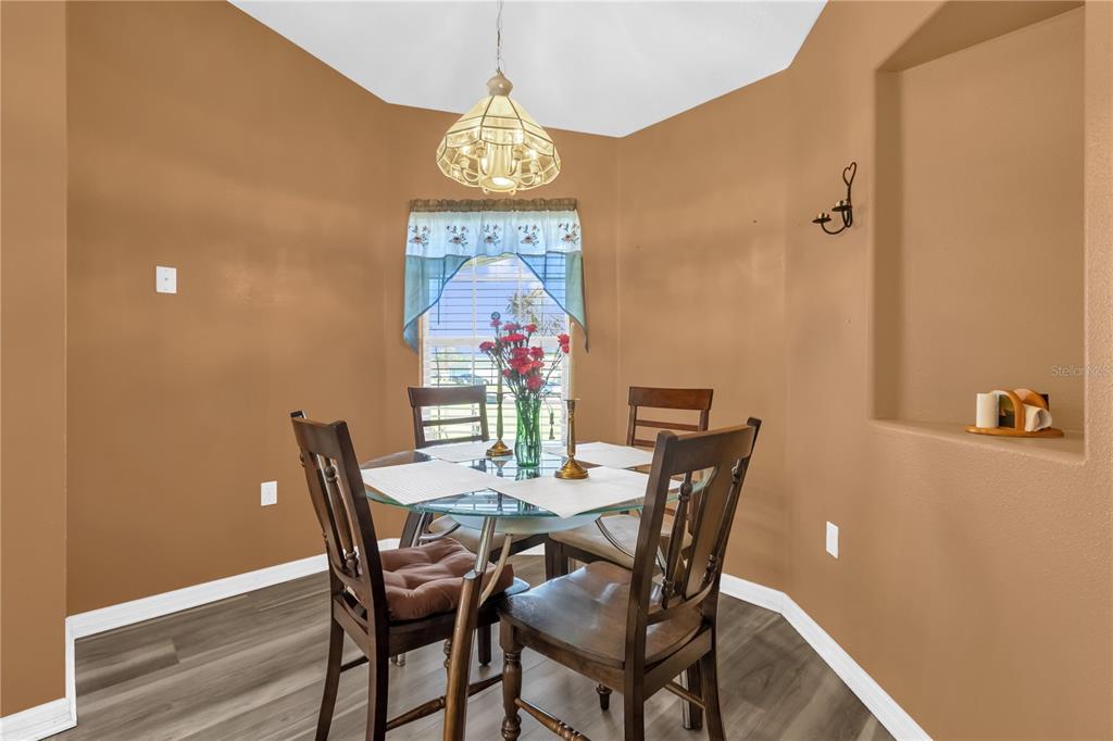 Kitchen eating area