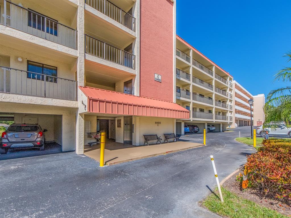 Property for sale at 9490 HARBOR GREENS WAY UNIT 305, SEMINOLE, FL, 33776
