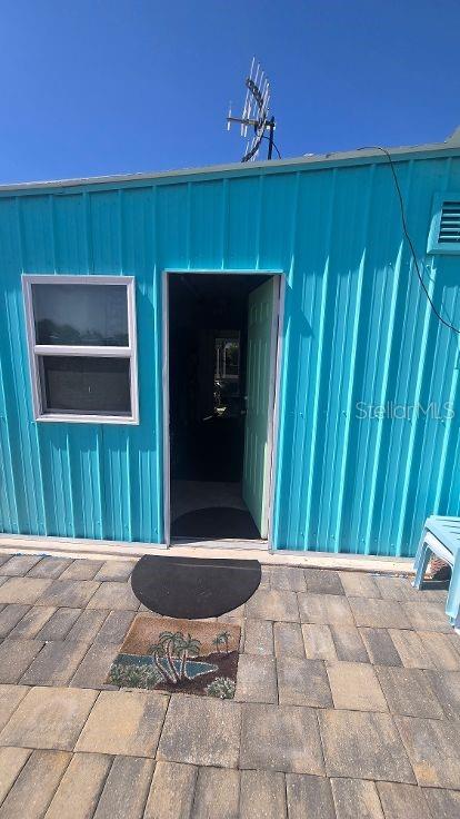 Rear entry to Shed