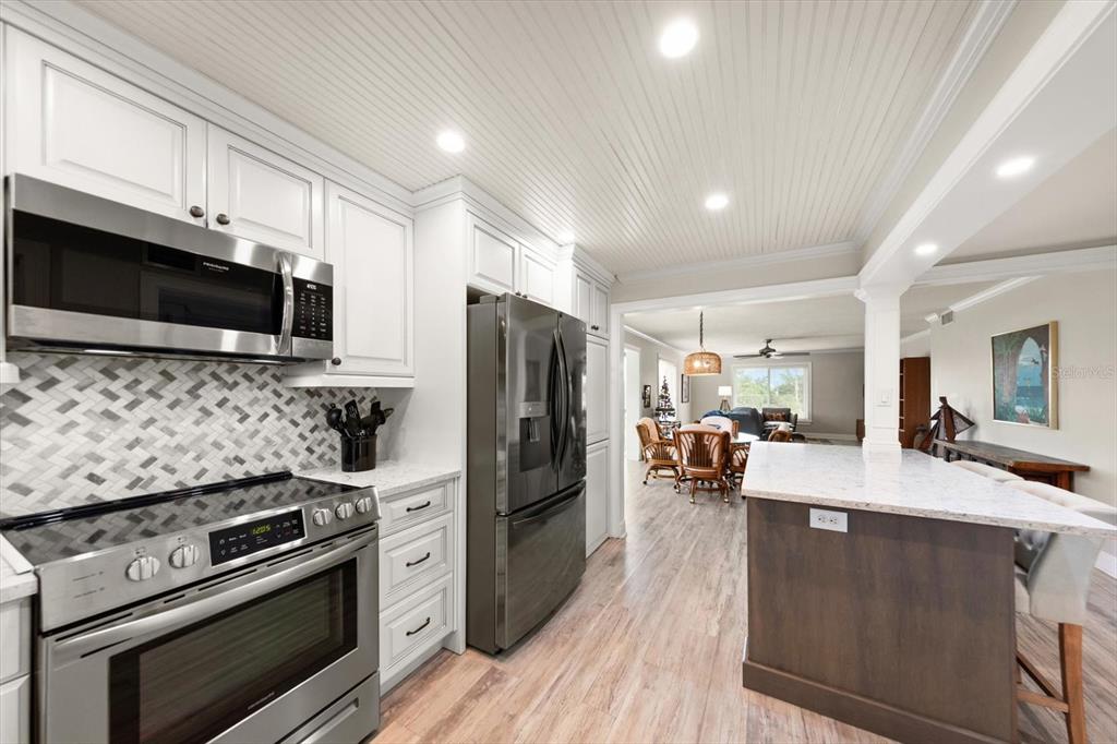Property for sale at 155 BLUFF VIEW DRIVE UNIT 209, BELLEAIR BLUFFS, FL, 33770