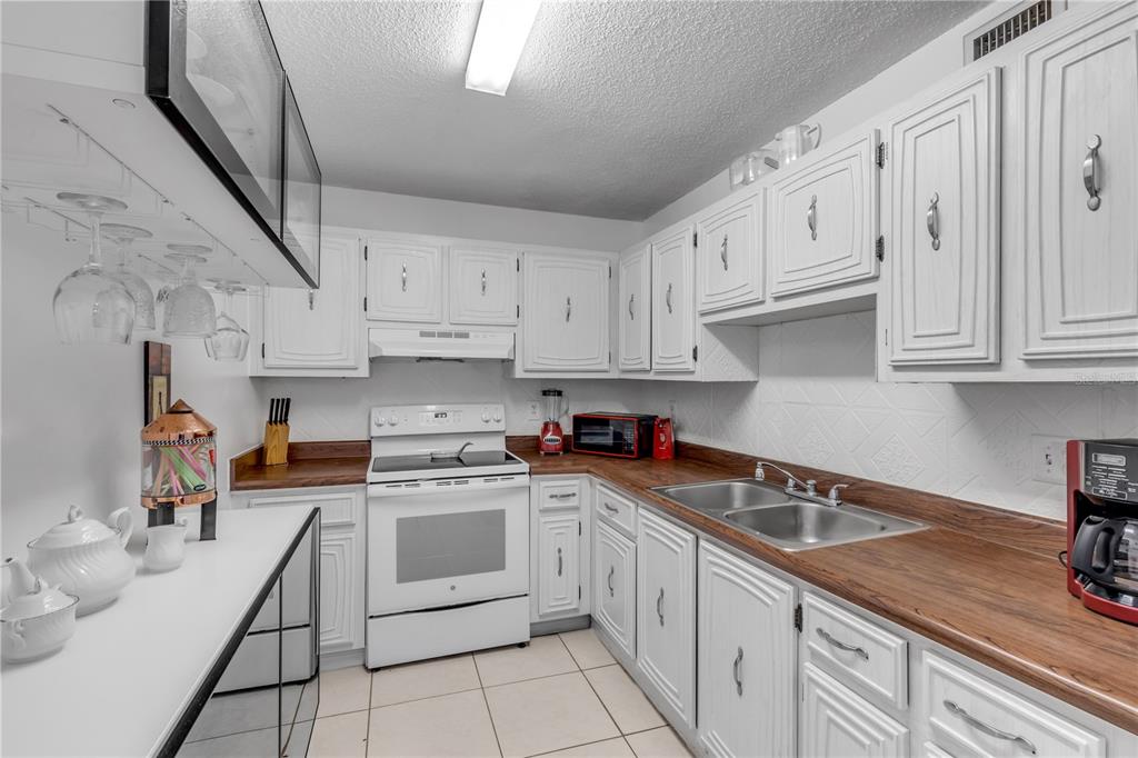 Property for sale at 2711 N HALIFAX AVENUE UNIT 372, DAYTONA BEACH, FL, 32118