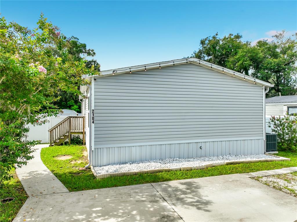 Property for sale at 2104 OLD DIXIE HIGHWAY, APOPKA, FL, 32712