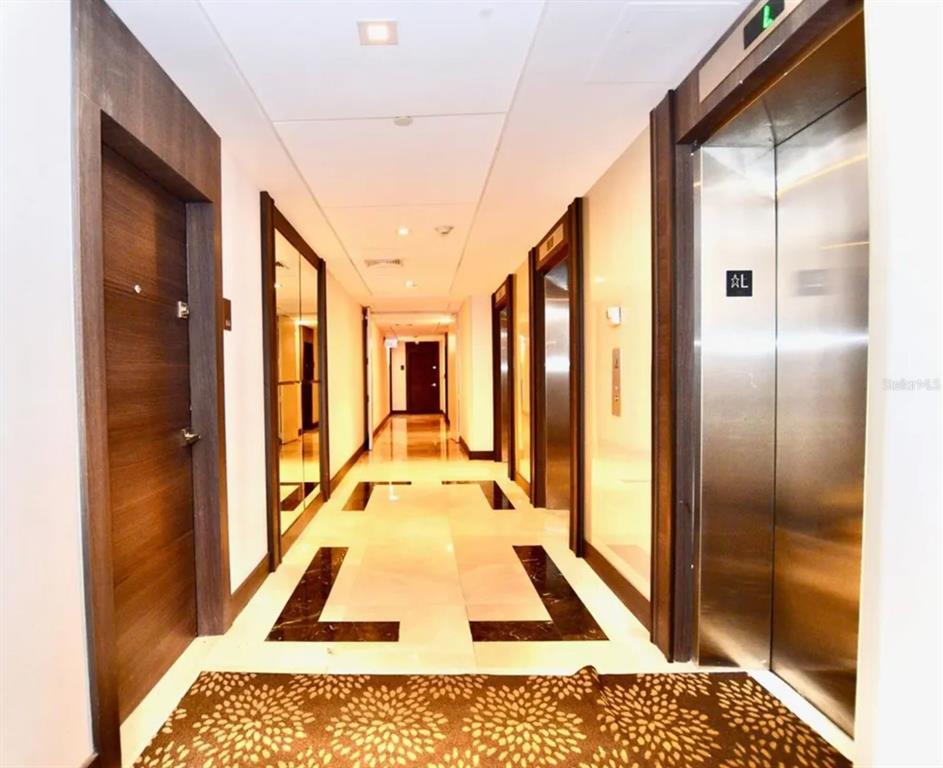 Property for sale at 20505 E COUNTRY CLUB DRIVE UNIT 534, MIAMI, FL, 33180